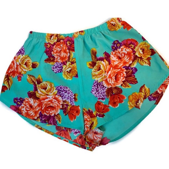 ✨NWOT✨ Casual Floral Shorts - Picture 1 of 3